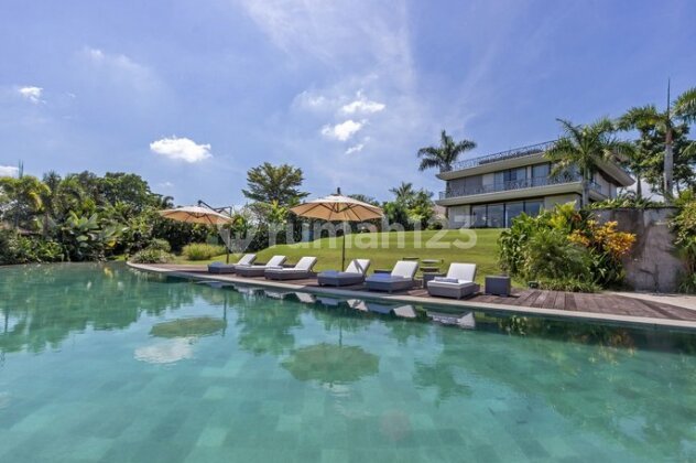 Siap Disewakan, Vila Mewah 6 Kamar Tidur di Canggu Bali