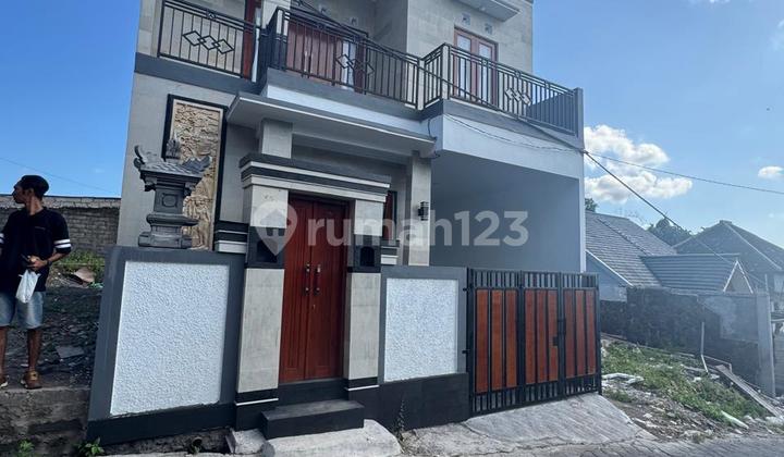 Di Sewakan Rumah Lantai 2 Siap Huni Lokasi Ubung 1