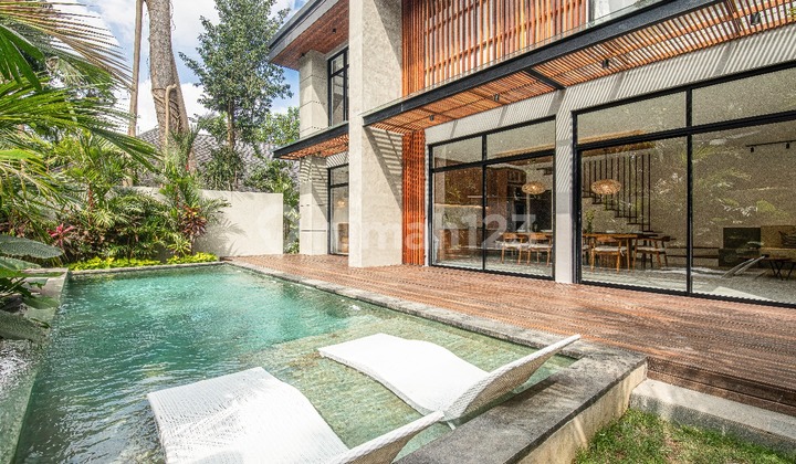 Beautyfull 5 B R Villa Ready For Rent In Batu Belig Beautyfull 5 B R Villa Ready For Rent In Batu Belig