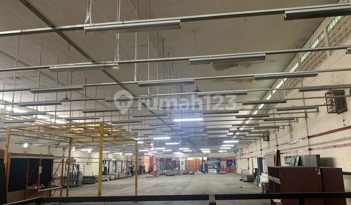 Warehouse with Strategic Location for Rent/Sale in Petukangan Raya Cileduk, South Jakarta Warehouse with Strategic Location for Rent/Sale in Petukangan Raya Cileduk, South Jakarta