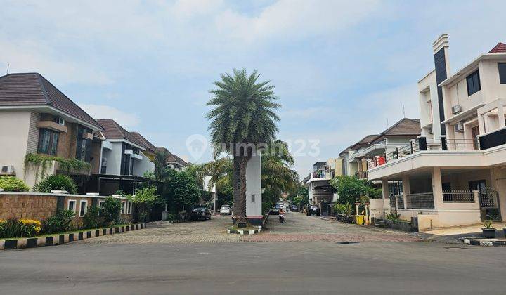 Dijual Rumah Bagus 3 Lantai di Grand Prima Bintara 2