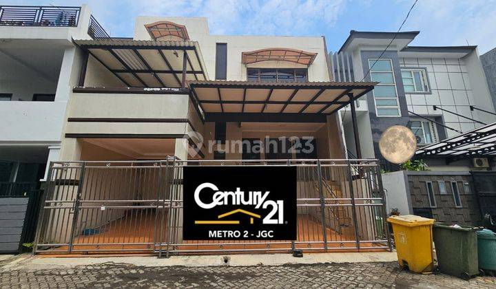 Dijual Rumah Bagus 3 Lantai di Grand Prima Bintara 1