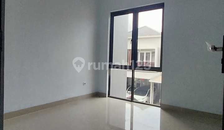 Rumah 2 Lantai Siap Huni, di Grand West Residence Perwira, Bekasi Utara 2