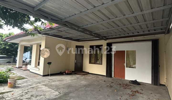 Rumah Posisi Hook Berlokasi Strategis di Bintara Bekasi Barat 2