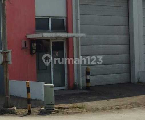 Good Warehouse Strategically Located in Green Sedayu Bizpark Cakung, East Jakarta - Direct Toll Road Access Good Warehouse Strategically Located in Green Sedayu Bizpark Cakung, East Jakarta - Direct Toll Road Access