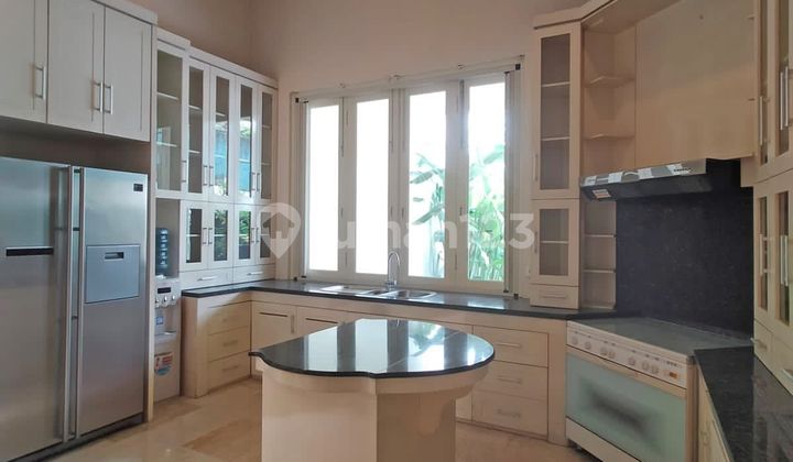 Rumah Cantik Siap Huni di Kemang Mampang Prapatan Jakarta Selatan - Terdapat Private Pool 2