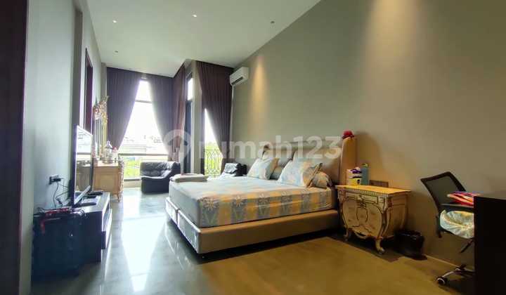 Rumah Sultan Mewah Full Furnished di Kawasan Pantai Mutiara Jakarta Utara - View Laut 2