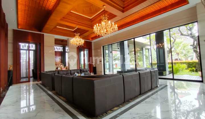 Rumah Sultan Mewah Full Furnished di Kawasan Pantai Mutiara Jakarta Utara - View Laut