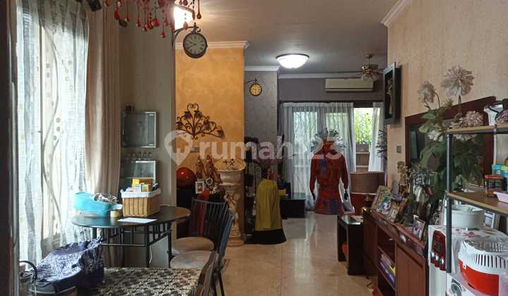 Rumah 2 Lantai Siap Huni di Pejaten Jakarta Selatan - Ada Kolam Renang