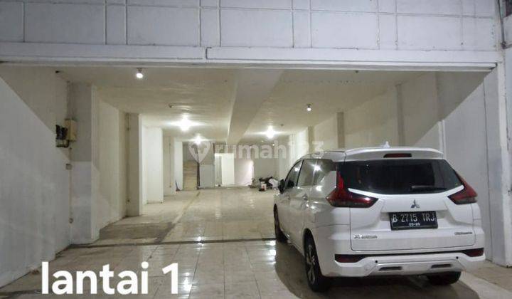 Disewakan Ruko 3 Lantai Lokasi di Tanah Abang Jakarta Pusat 1
