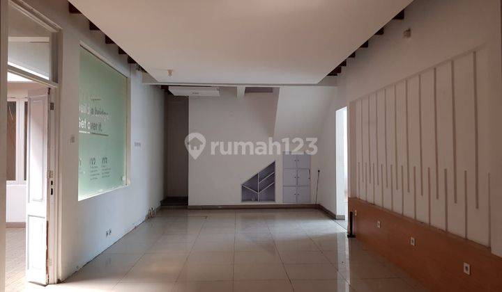 Rumah Lokasi Strategis Cocok Untuk Kantor atau Cafe Area Turangga 1