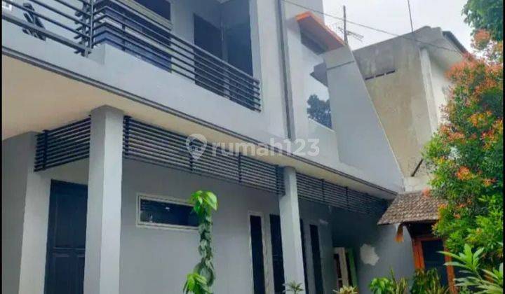 Dijual Rumah Bagus Murah Pinggir Jalan 2 Lantai Hadap Utara Shm 2