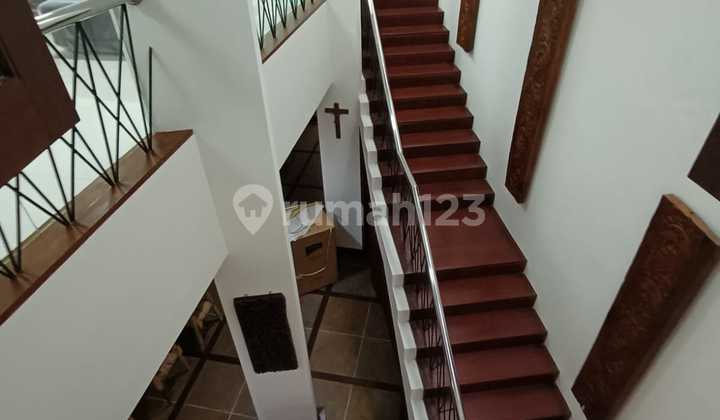 Rumah Mewah Full Furnish di Kapten Tendean Hegarmanah Bandung 2