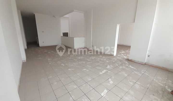 For Rent 2 Connected Shophouses 4 Floors on Sudirman Jamika Bandung City For Rent 2 Connected Shophouses 4 Floors on Sudirman Jamika Bandung City