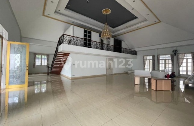 Sewa / Jual Rumah Lux With Pool di Kemang Jakarta Selatan Sewa / Jual Rumah Lux With Pool di Kemang Jakarta Selatan