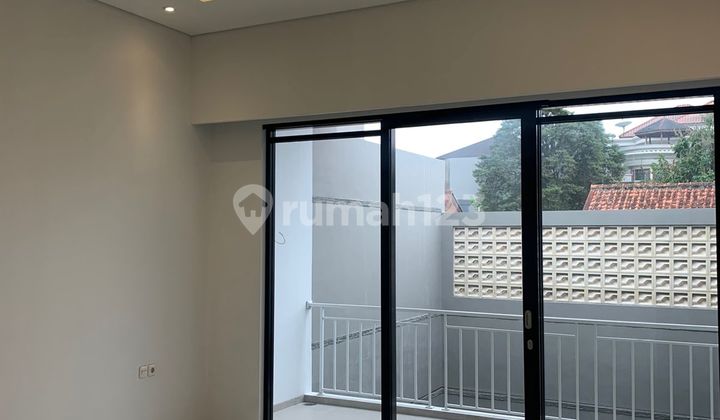 Rumah Lux 2 Lantai Semi Furnish di Cluster Setra Duta Bandung
