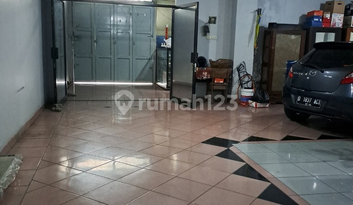 di JLN. SETIABUDI BANDUNG
UTARA 4