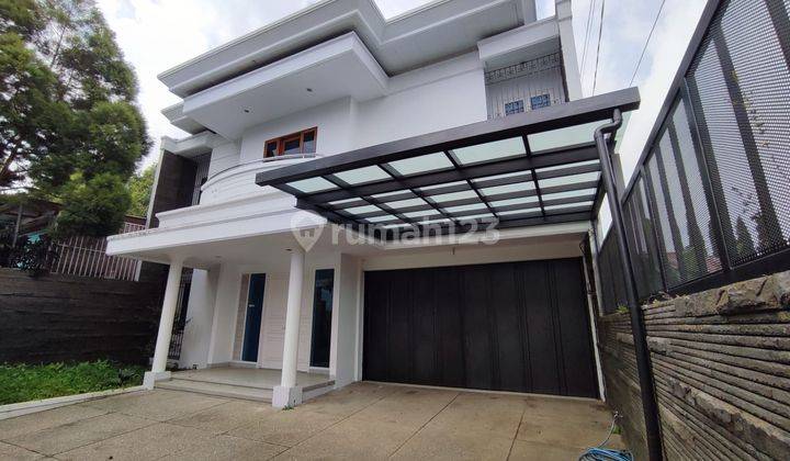 Rumah Mewah Minimalis 2 Lantai di Setiabudi Bandung Utara 1