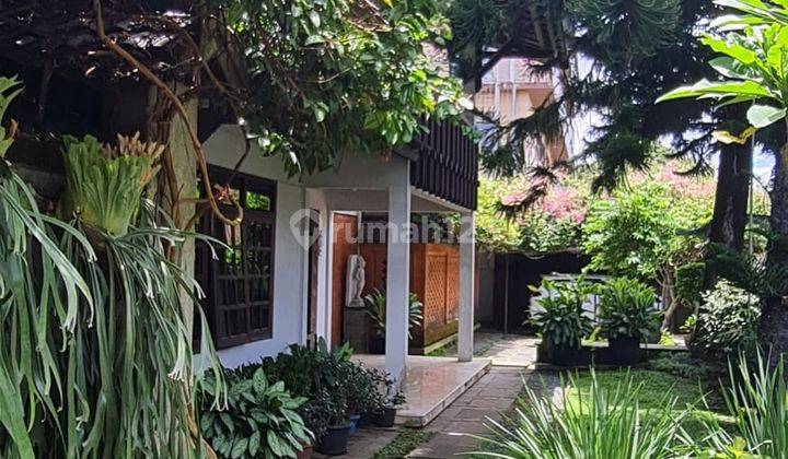 Rumah Homy Gaya Bali di Cisatu Indah Sayap Dago Bandung Utara 1