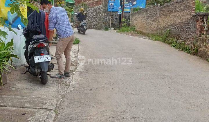 Ruang Usaha/Kos2an di Jln..cikadut
Cicaheum Bandung 8
