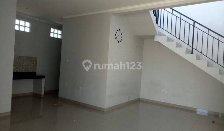 Rumah Baru Asri Siap Huni di Komplek Ciwaruga Bandung 2