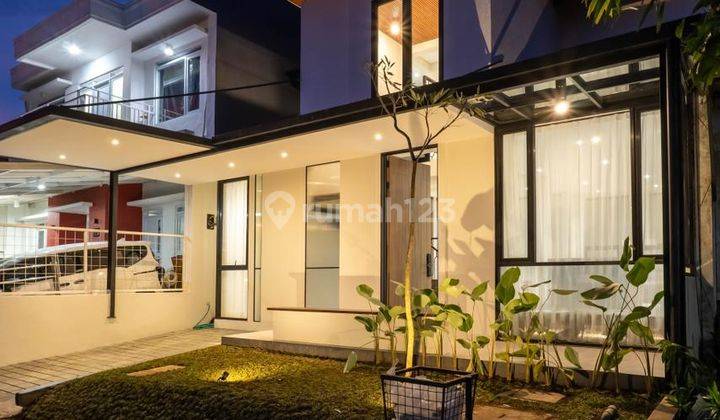 Rumah Modern Keren Full Furnish di Kota Baru Parahyangan Bandung 1