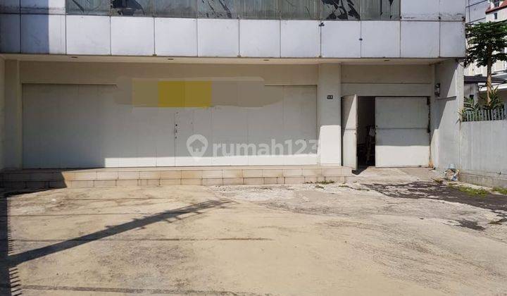 Gedung Ruang Usaha Strategis di Jalan Raya Setiabudi Mainroad  1