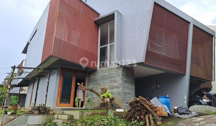 Rumah Modern Sejuk di Cluster Patio Verde Cigadung Dago Bandung 1