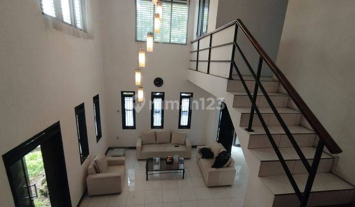 Rumah 2 Lantai Semi Furnish Strategis di Sayap Dago Bandung 1