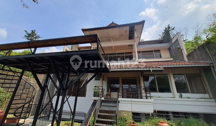 Sewa Rumah Homy Sejuk 3 Lantai di Cipaku indah, Setiabudi Bandung Sewa Rumah Homy Sejuk 3 Lantai di Cipaku indah, Setiabudi Bandung