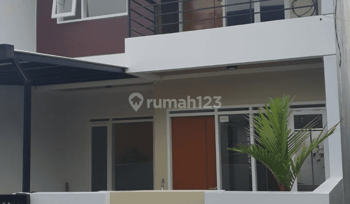 Rumah Minimalis Asri 2 Lantai di Komplek Dprd Ciwaruga Bandung 1