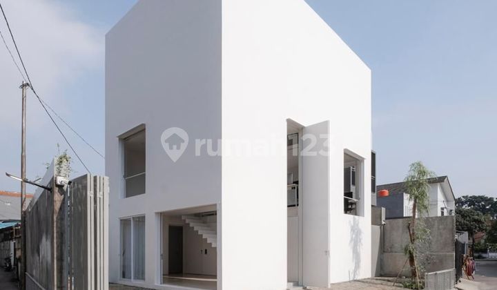 Jual Rumah Baru Modern 2 Lantai di Dekat Mall Tsm Kota Bandung