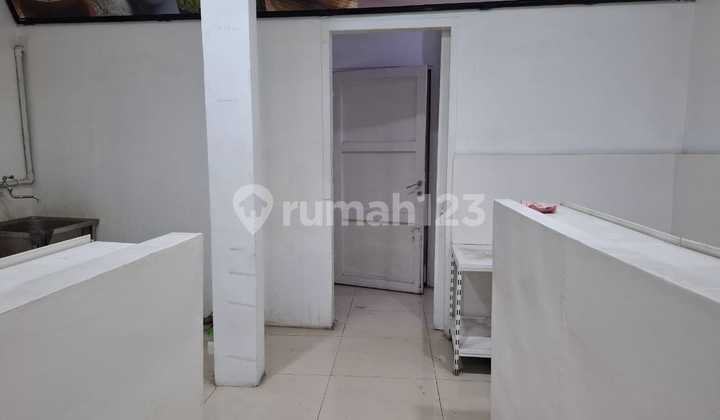 Strategic Commercial Building on Kebon Jati Main Road, near Paskal 23 Bandung. 2