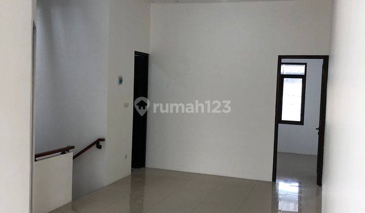 Rumah 2 Lantai Siap Huni Strategis di Sayap Bkr Bandung Kota 1