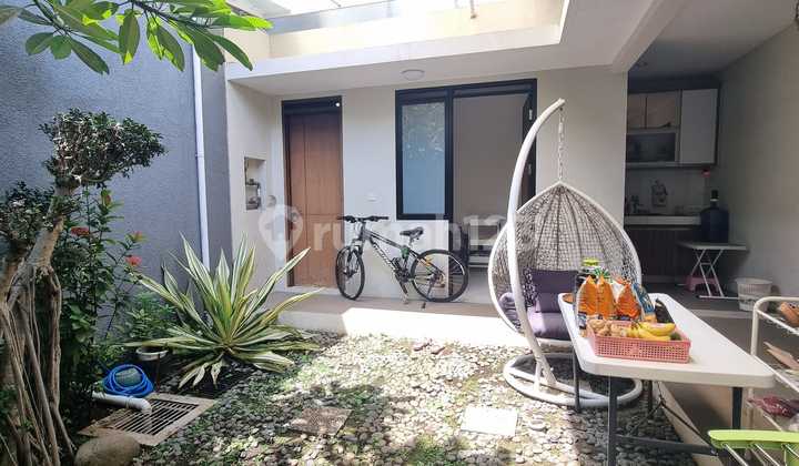 Rumah Smart Home Furnished di Hook Cluster Kota Baru Parahyangan