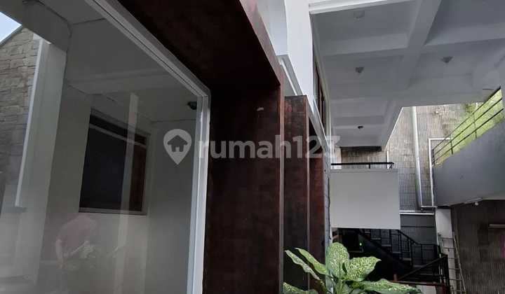 Rumah Furnish 3 Lantai di Cipaku Indah Sayap Setiabudi Bandung