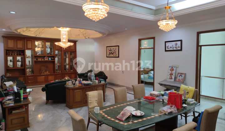 Rumah Kokoh Mewah Luas 3 Lantai di Batununggal Bandung