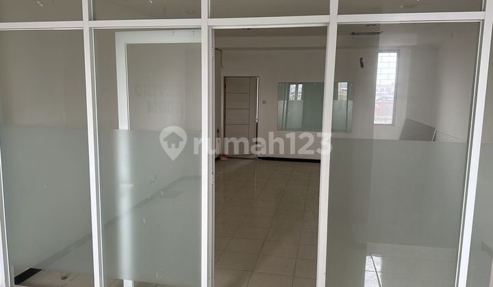 Strategic 3-Story Shop House for Rent in Karapitan, Central Bandung City
