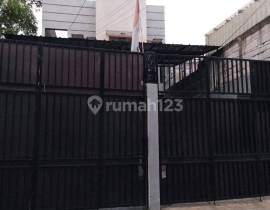 Rumah 2.5 Lantai Di Komplek Bea Cukai, Rawamangun - Jakarta Timur 
 1