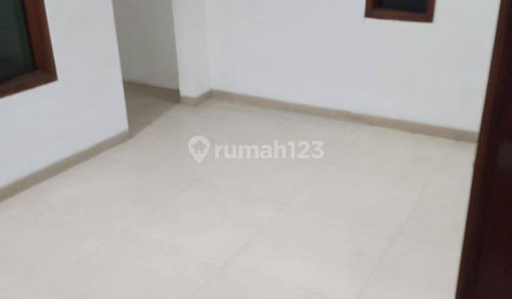 Rumah 2.5 Lantai Di Komplek Bea Cukai, Rawamangun - Jakarta Timur  2