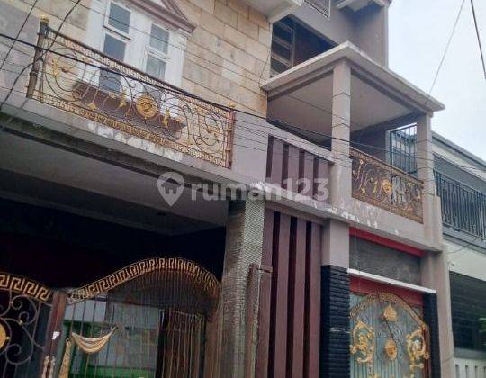 Disewa Rumah 3 Lantai di Rawamangun Jakarta Timur  1