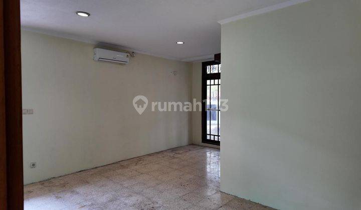 Rumah Hoek 2 Lantai Di Kayu Putih - Jakarta Timur 
 2