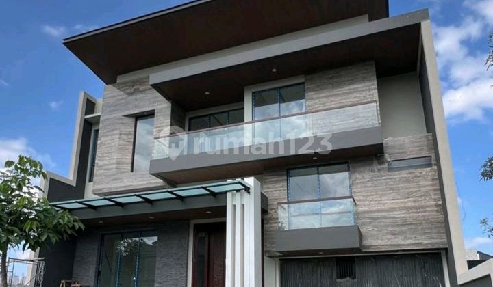 Pakuwon Indah Luxury Split Level House Surabaya Barat Dekat Citraland , Graha Family