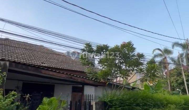 Di  Rumah Tua Daerah Percetakan Negara Jakarta Pusat 2