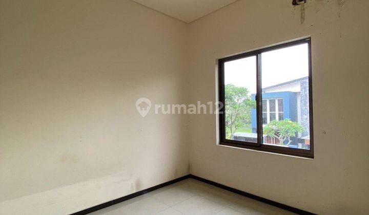 Disewakan Rumah Mewah 2 Lantai Bagus di Kawasan Elit Araya Malang 4