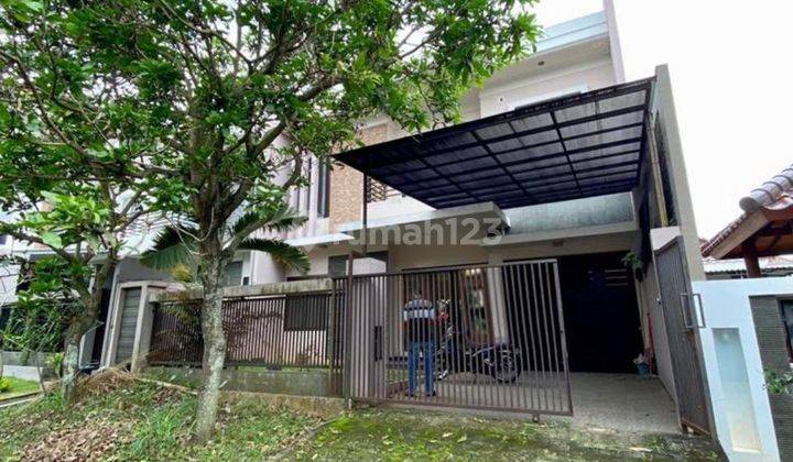 Disewakan Rumah Mewah 2 Lantai Bagus di Kawasan Elit Araya Malang 1