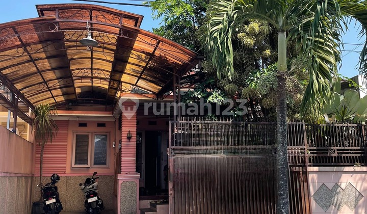 FOR SALE: MOVE-IN READY HOUSE JUST A STEP AWAY FROM RSSA AND UM AND UB CAMPUSES IN LOWOKWARU, MALANG CITY FOR SALE: MOVE-IN READY HOUSE JUST A STEP AWAY FROM RSSA AND UM AND UB CAMPUSES IN LOWOKWARU, MALANG CITY