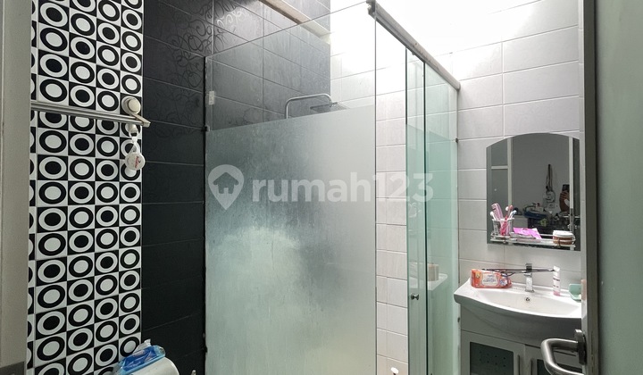 FOR SALE MODERN 2-STORY HOUSE READY TO OCCUPY IN THE ELITE IJEN NIRWANA AREA OF MALANG 2