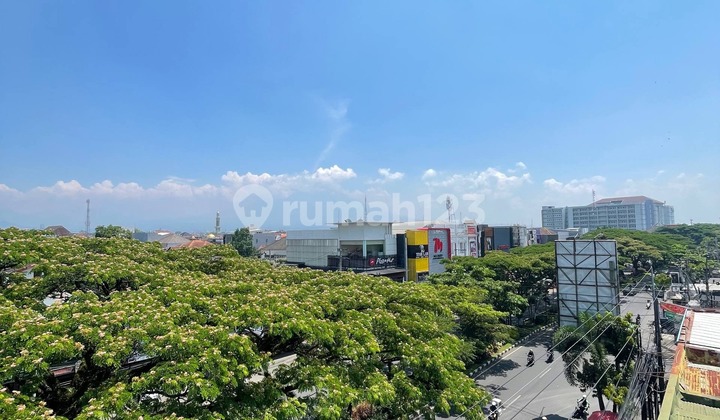 FOR SALE: THE MOST STRATEGIC COMMERCIAL BUILDING AT THE ZERO POINT OF SOEKARNO HATTA MAIN ROAD, MALANG 2