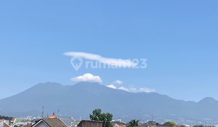 NEW 3-STORY AMERICAN CLASSIC HOUSE IN SULFAT BLIMBING, MALANG CITY